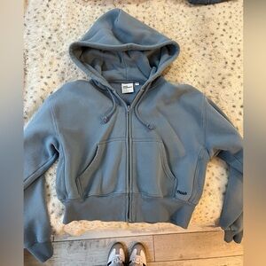 Aritzia cropped zip up hoodie